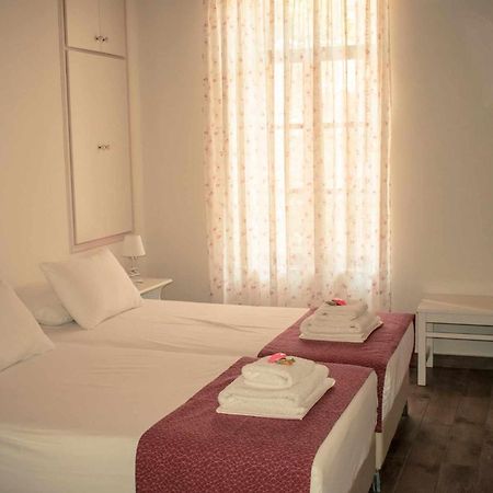 Kleanthe Hotel Chalki Town Ngoại thất bức ảnh