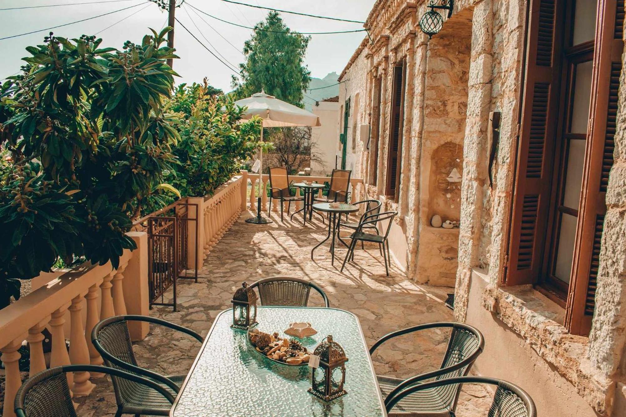 Kleanthe Hotel Chalki Town Ngoại thất bức ảnh
