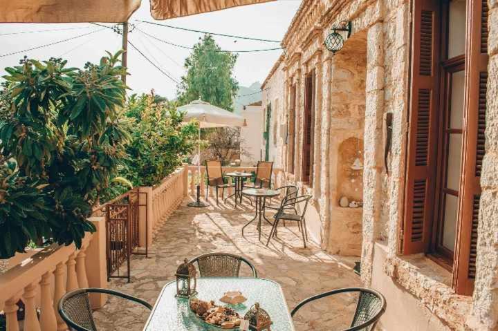 Kleanthe Hotel Chalki Town Ngoại thất bức ảnh