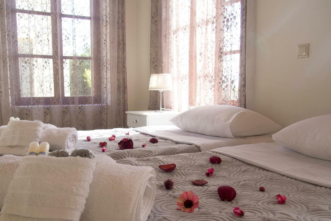 Kleanthe Hotel Chalki Town Ngoại thất bức ảnh